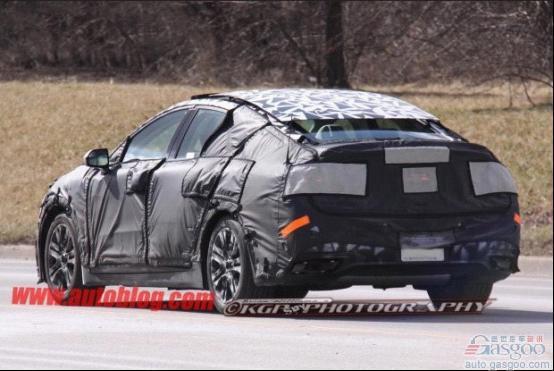 2013款林肯MKZ可伸缩车顶谍照曝光