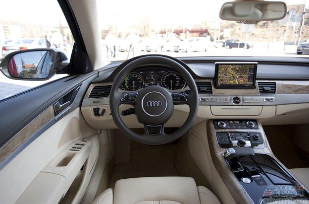 奥迪A8混合动力轿车内饰