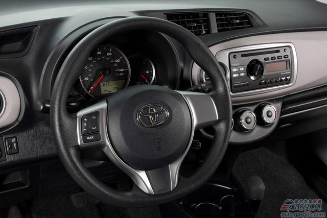 2012款丰田雅力士测评-动力操控篇