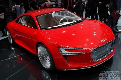 奥迪R8 E-tron电动车 采用电子后视镜技术