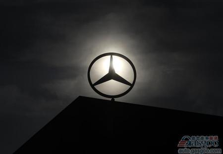 梅赛德斯-奔驰英国公司及经销商因价格操纵遭罚款
