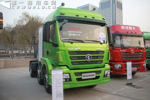 德龙新M3000 LNG自卸车