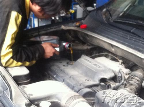 起亚狮跑车主对养车无忧网自助保养称赞不已