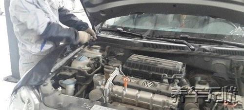 大众新宝来车主首次体验养车无忧网自助保养
