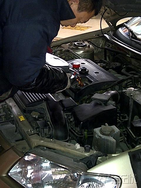 4S店4S店“崩溃”了 车主都上养车无忧网做自助保养