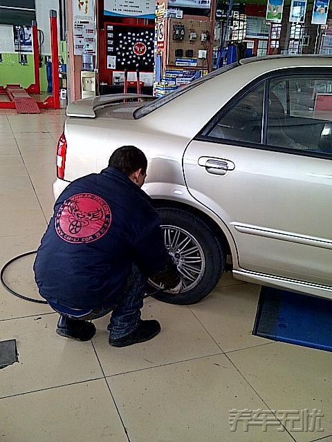 4S店4S店“崩溃”了 车主都上养车无忧网做自助保养