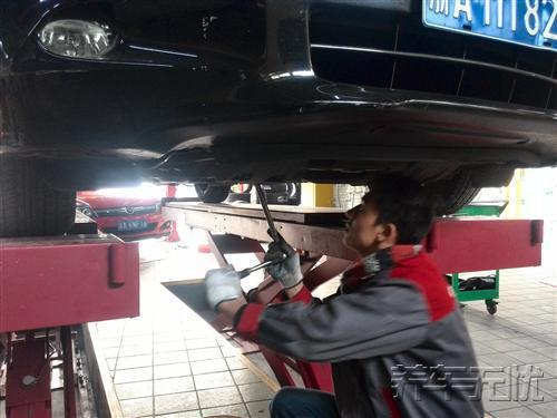 难怪4S店做不下去了 原来都去养车无忧自助保养