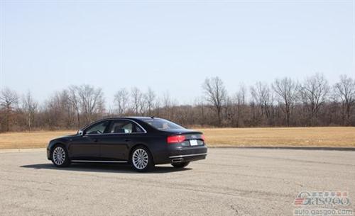 奥迪A8装备W12发动机 力锻公路之王①