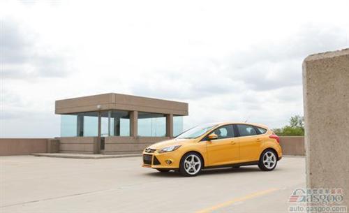 2012款福特福克斯Titanium 采用手动档