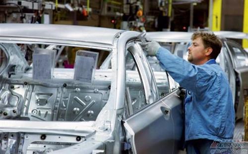 宝马采用更多铝材减轻车重