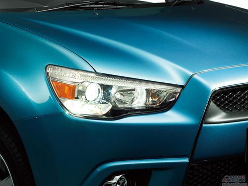 三菱RVR跨界车前翼子板采用GTX树脂