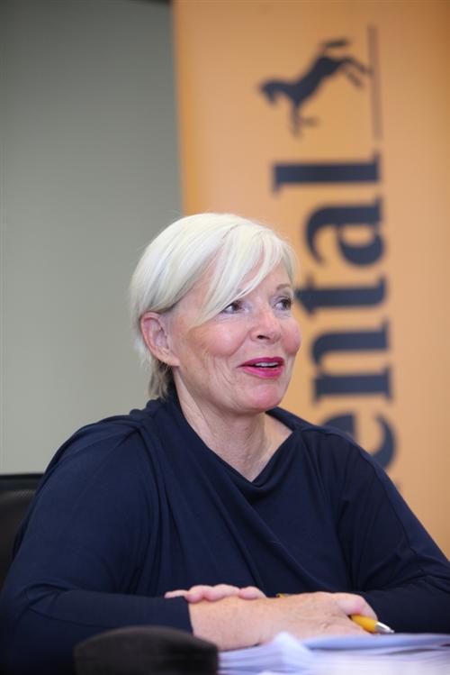 年轻人期待步入职场，并准备好为之付出努力