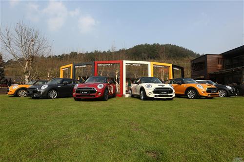 身披彩衣的英伦小钢炮 试驾新一代MINI Cooper S