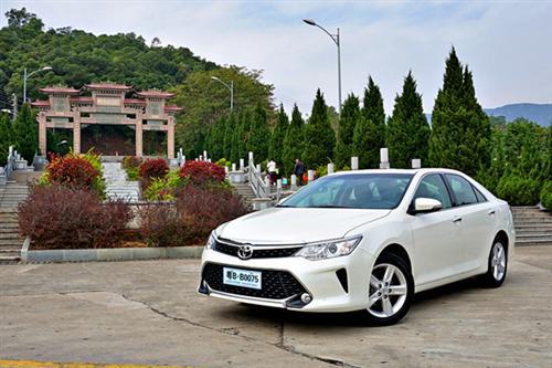 动力全面提升 试驾全新凯美瑞 