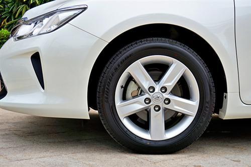 动力全面提升 试驾全新凯美瑞 