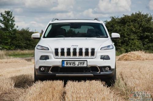 2015款Jeep自由光首搭载2.2升MultiJet II柴油发动机