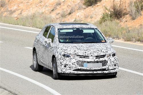 新一代雪佛兰科鲁兹掀背版谍照曝光 明年上市
