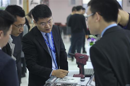 “走进主机厂——菲亚特克莱斯勒”技术展示交流会成功举办