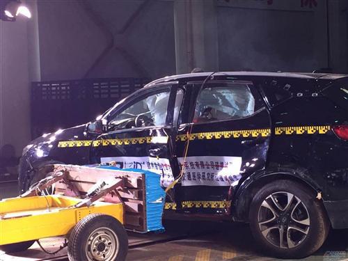 被动安全重大技术创新:臀部气囊或能取代侧气囊?