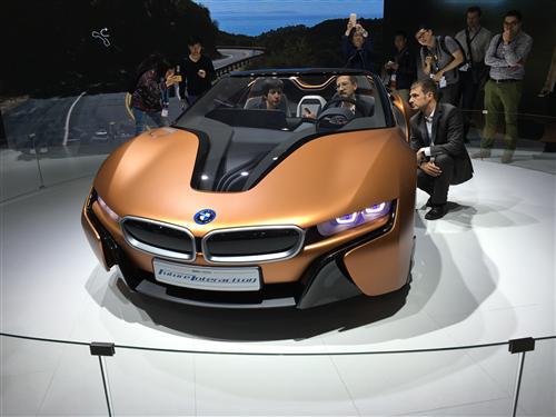 BMW i互联概念车亮相2016亚洲消费电子展
