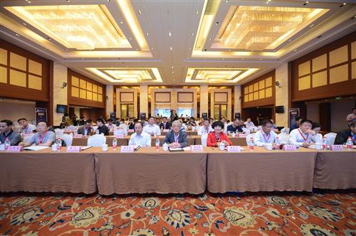 新能源汽车动力电池高峰论坛召开