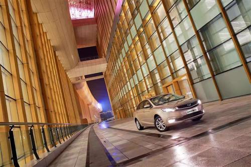 打通合资和自主两大阵营,吉利帝豪GL强势入市