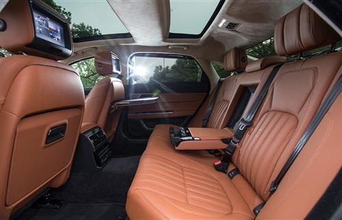 当全新捷豹XFL与杭州相遇，“西子湖”甘做背景