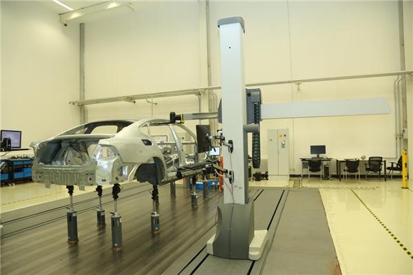 三坐标测量室 配备2台顶级大型双悬臂式三坐标测量仪.JPG