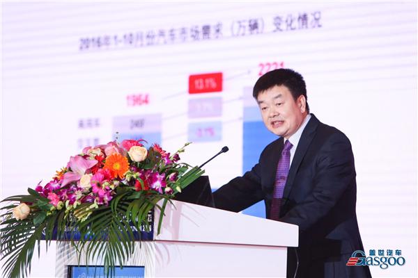 刘明.jpg 刘明.jpg