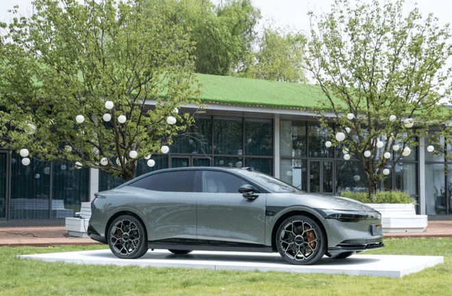 2025款极氪001极氪007上市 售价20.99万元起