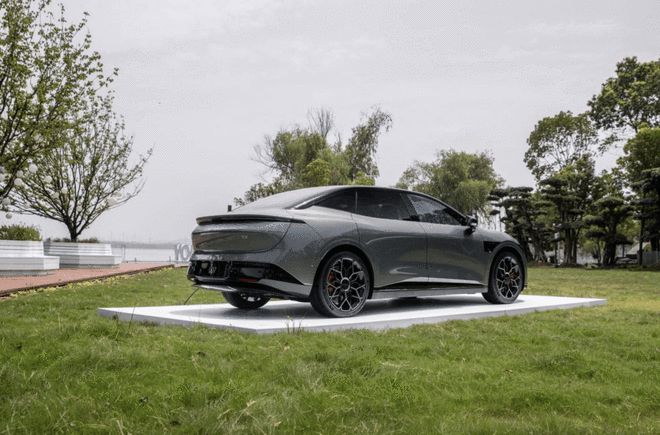 2025款极氪001极氪007上市 售价20.99万元起