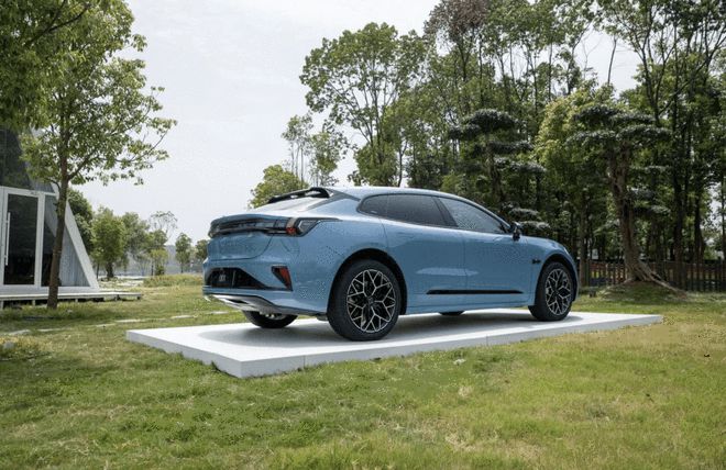 2025款极氪001极氪007上市 售价20.99万元起