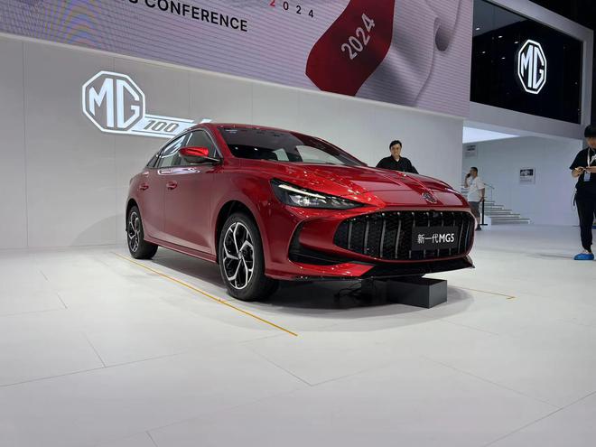 新一代MG5展台曝光 超跑同款前脸溜背造型