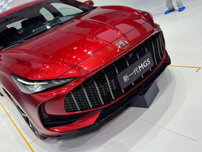 新一代MG5展台曝光 超跑同款前脸溜背造型