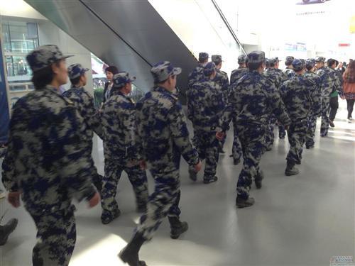 北京车展丢人丢出国门:外媒速写梦魇般堵塞与纷乱